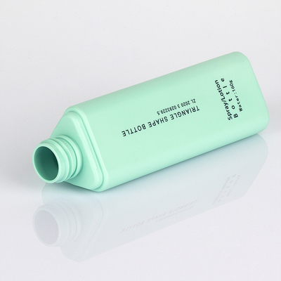 Botella cosmética triangular única Matte Green Frosted Surface del espray 50 ml