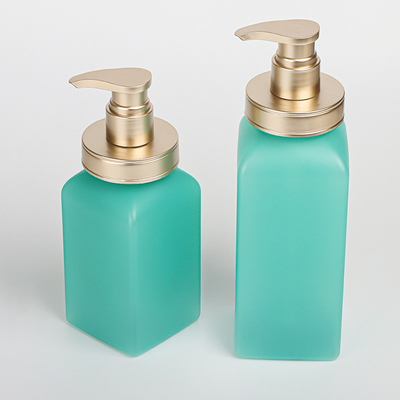 Botella de empaquetado del champú de 500ml 750ml Matte Light Green Square Body del lavado del salón privado de aire de lujo del jabón con la bomba del oro